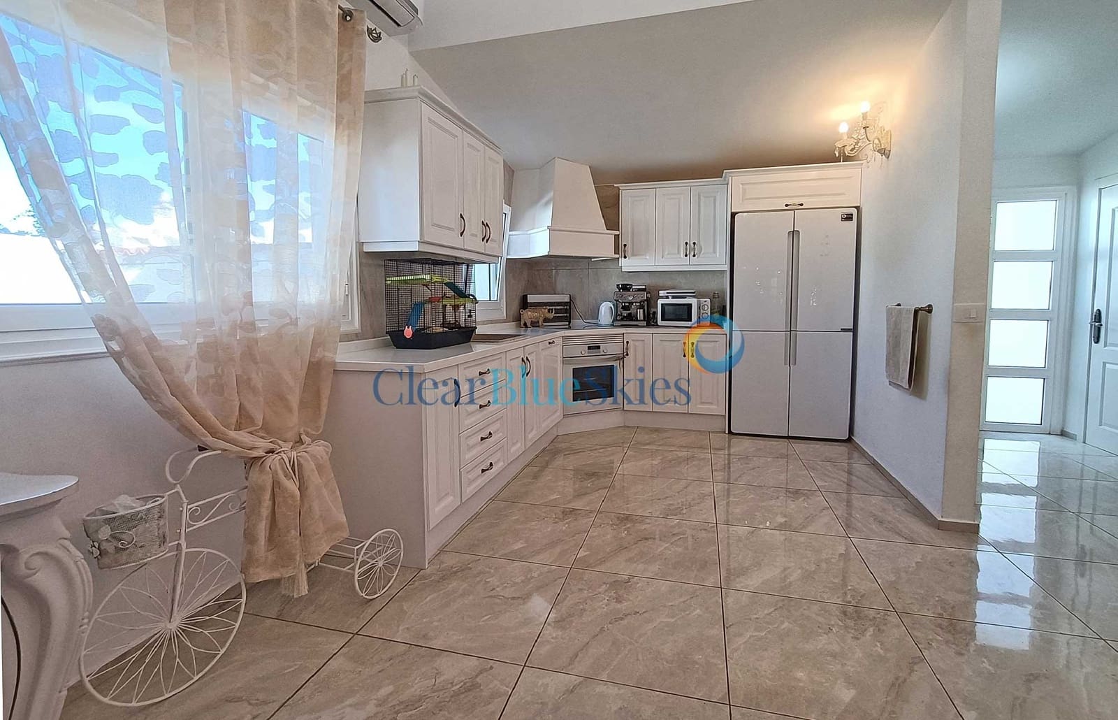 4 soveværelse Bungalow til salg i Chayofa med swimmingpool garage - € 700.000 (Ref: 7774502)