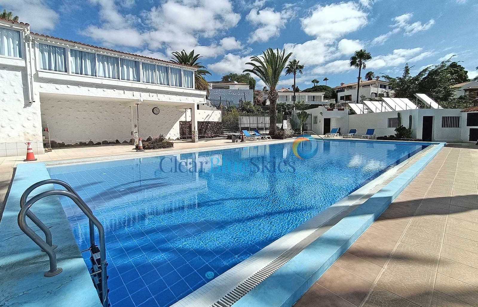 4 soveværelse Bungalow til salg i Chayofa med swimmingpool garage - € 700.000 (Ref: 7774502)