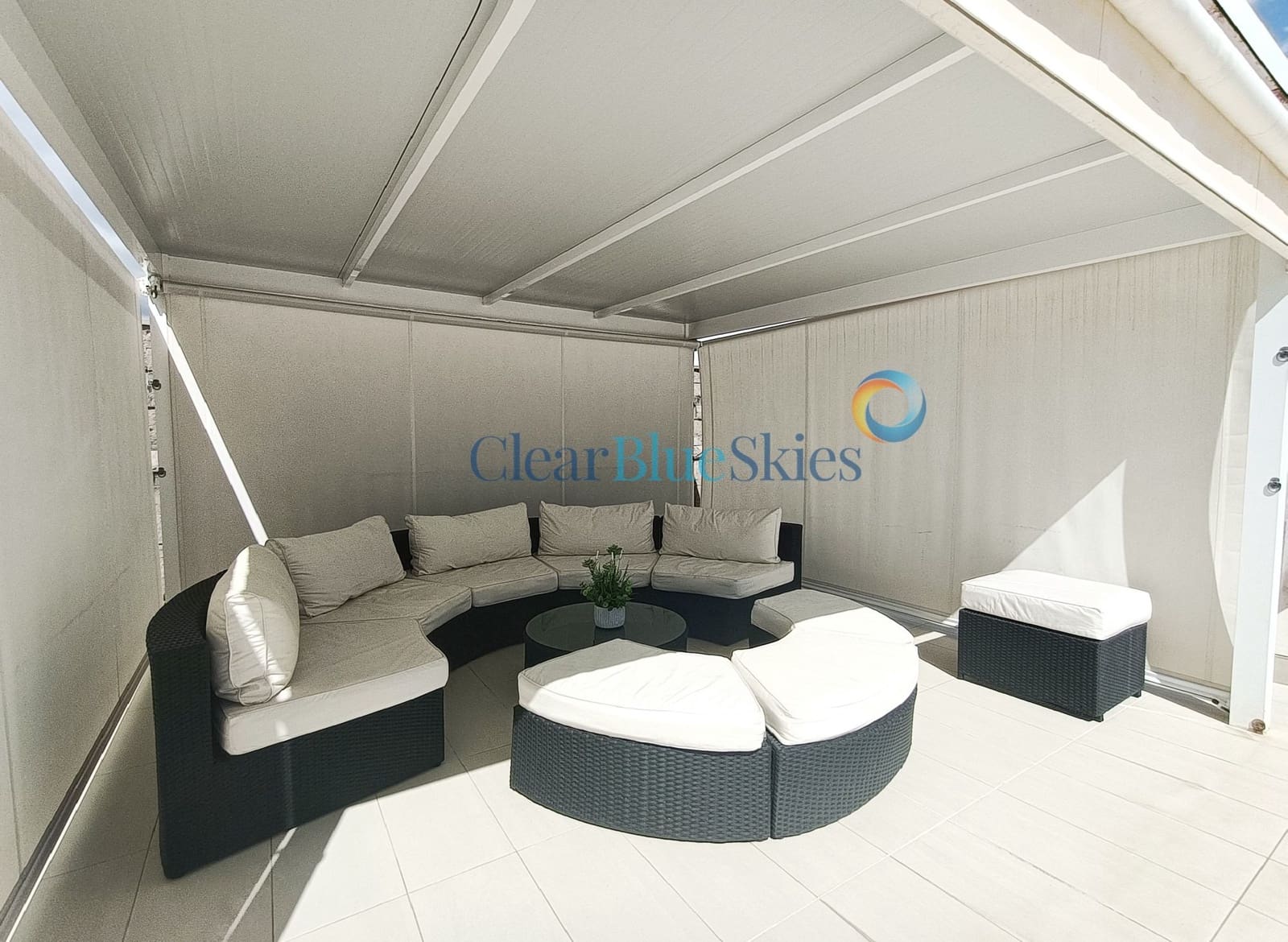 5 bedroom Villa for sale in Playa del Duque with pool garage - € 3,200,000 (Ref: 7798106)