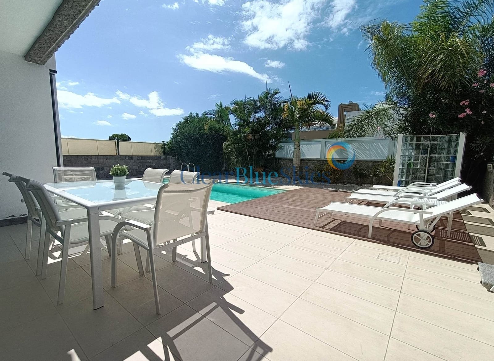 5 bedroom Villa for sale in Playa del Duque with pool garage - € 3,200,000 (Ref: 7798106)