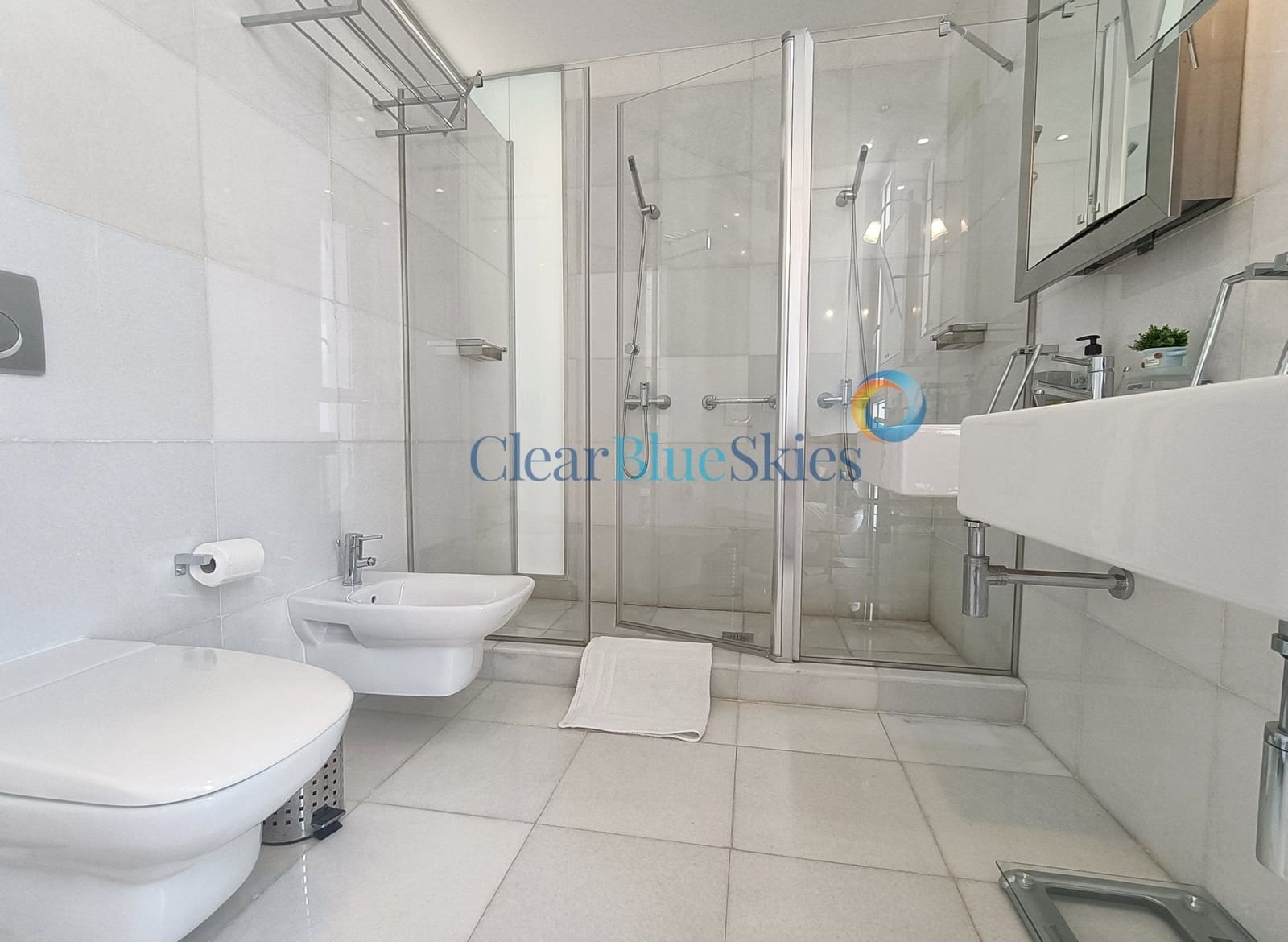 5 bedroom Villa for sale in Playa del Duque with pool garage - € 3,200,000 (Ref: 7798106)