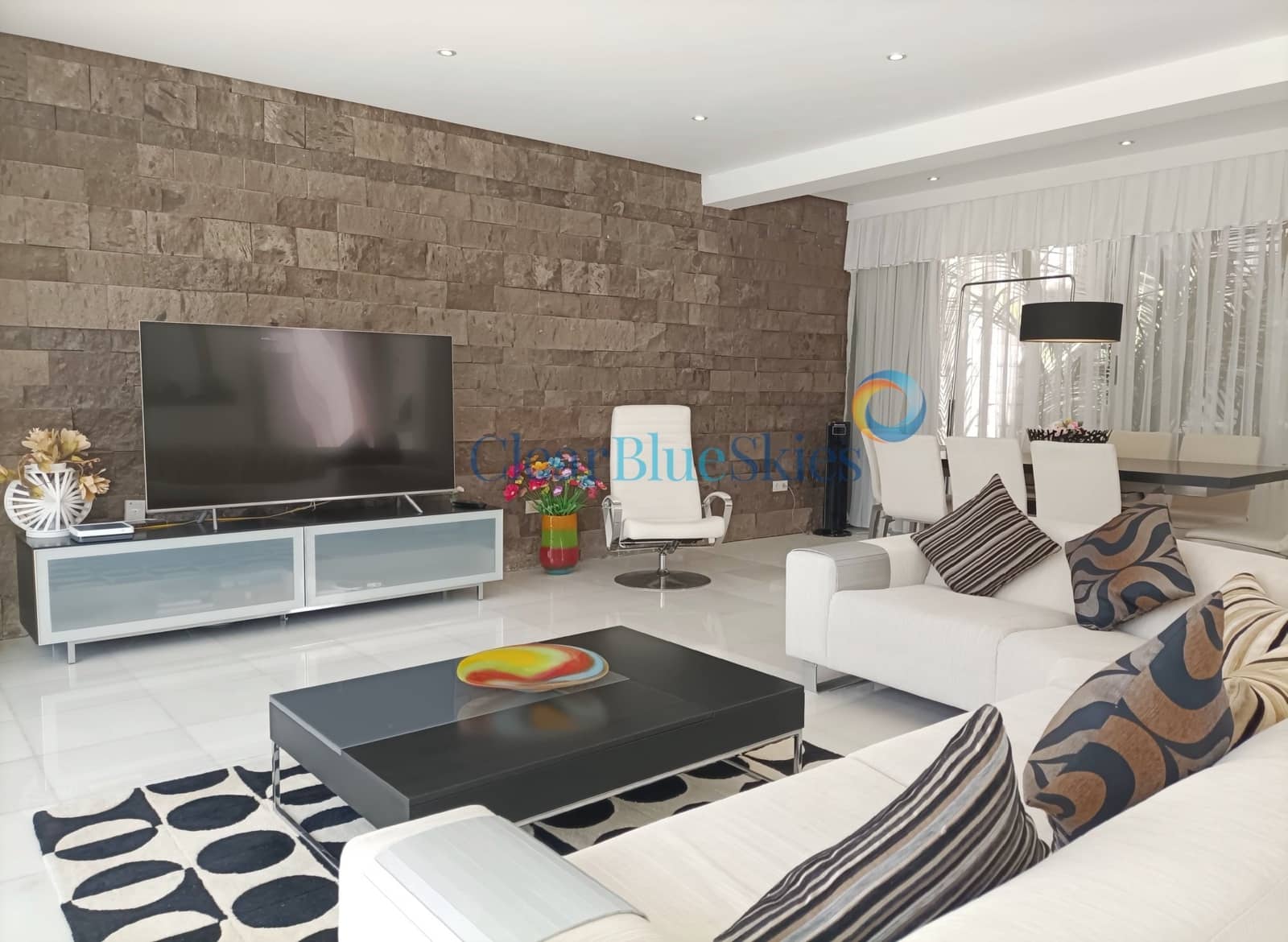 5 bedroom Villa for sale in Playa del Duque with pool garage - € 3,200,000 (Ref: 7798106)