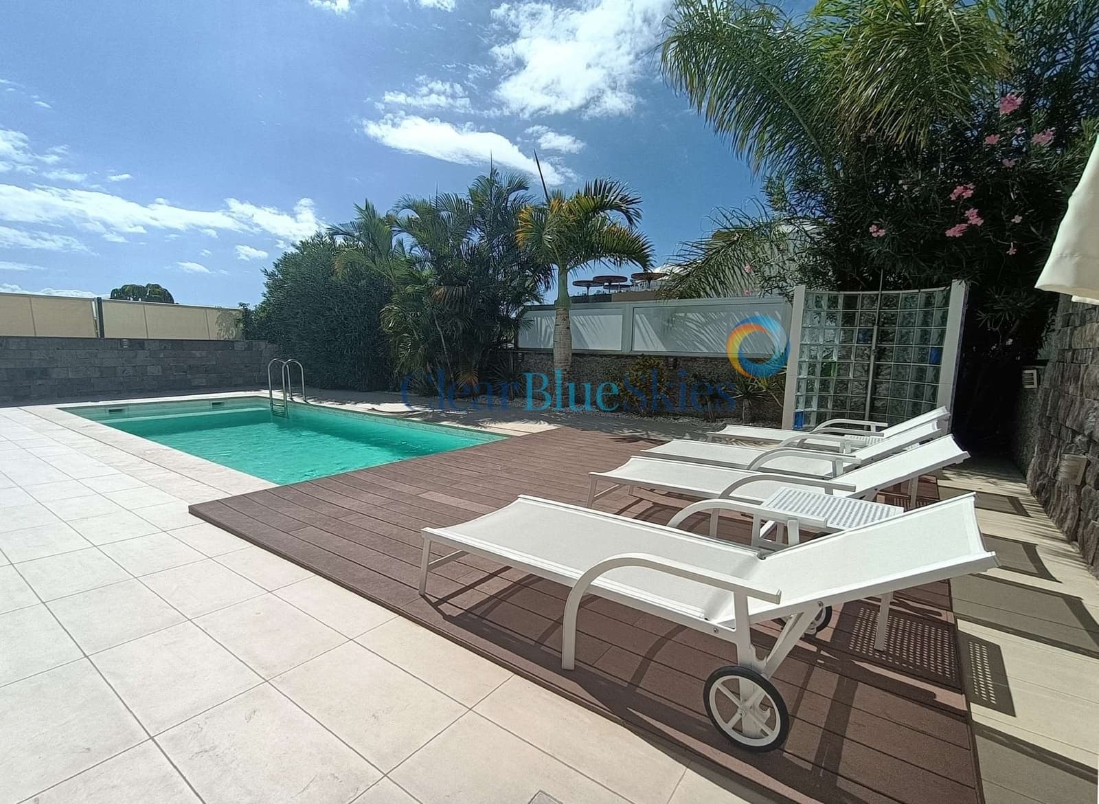 5 bedroom Villa for sale in Playa del Duque with pool garage - € 3,200,000 (Ref: 7798106)