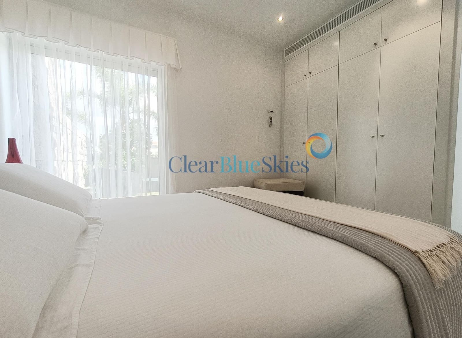 5 bedroom Villa for sale in Playa del Duque with pool garage - € 3,200,000 (Ref: 7798106)