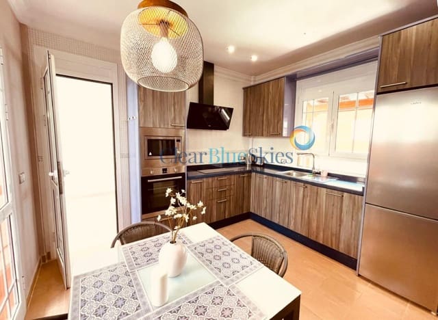 4 soverom Villa til salgs i Los Cristianos, Arona med svømmebasseng garasje - € 795 000 (Ref: 7844003)