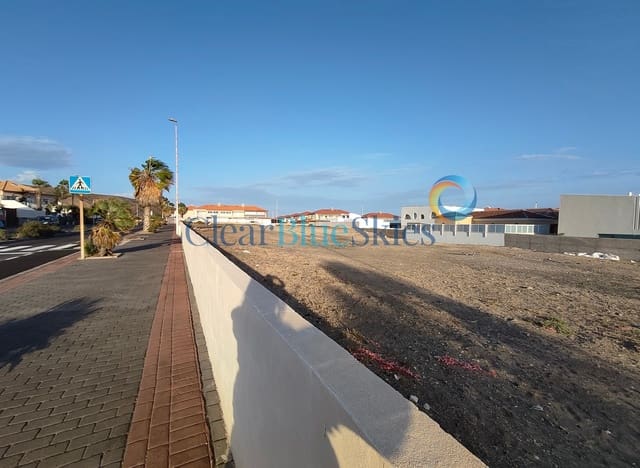 3 soveværelse Villa til salg i El Medano, Granadilla de Abona med garage - € 495.424 (Ref: 8037061)