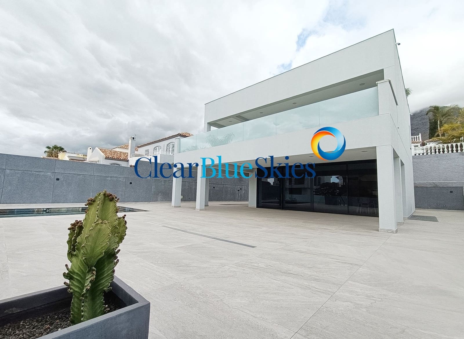 4 soverom Villa til salgs i El Madronal med svømmebasseng garasje - € 1 800 000 (Ref: 8322236)