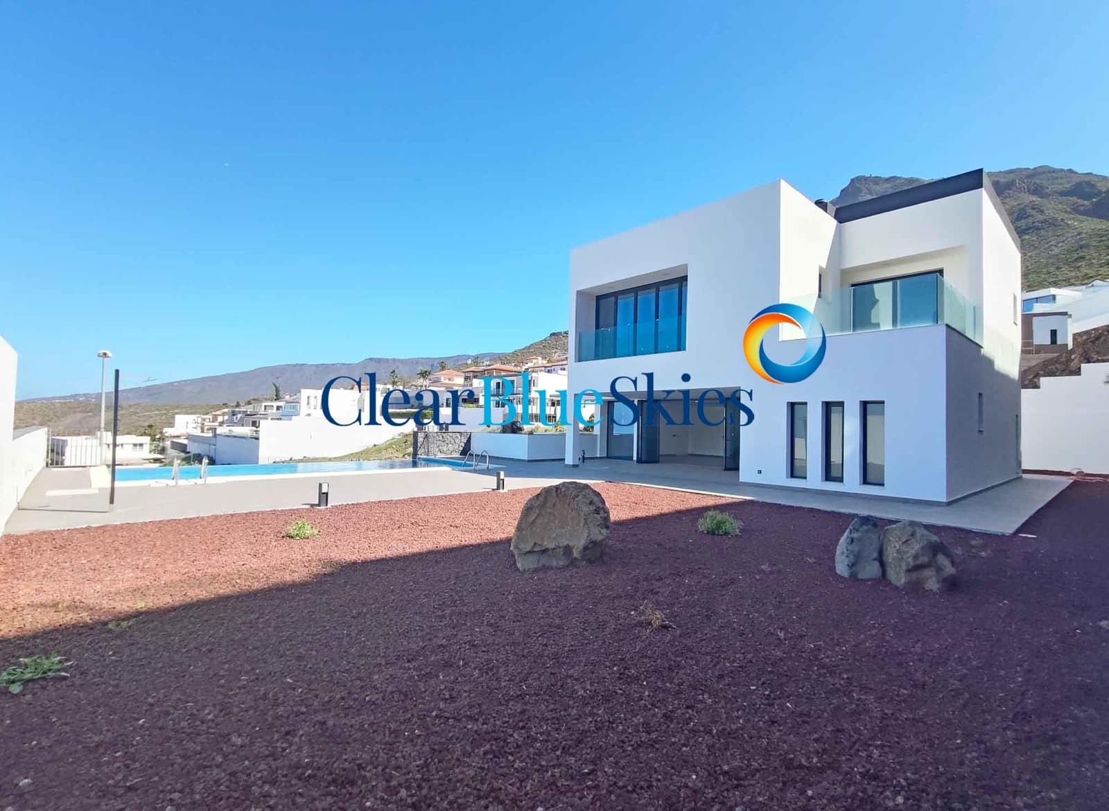 3 slaapkamer Villa te koop in Torviscas met zwembad garage - € 1.950.000 (Ref: 8331061)