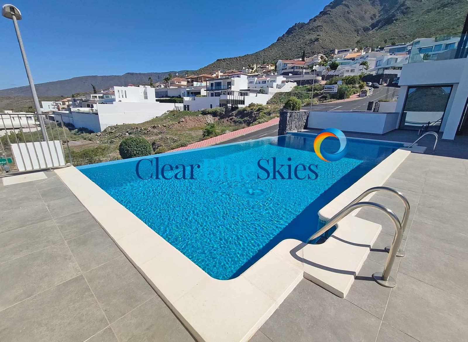 3 slaapkamer Villa te koop in Torviscas met zwembad garage - € 1.950.000 (Ref: 8331061)