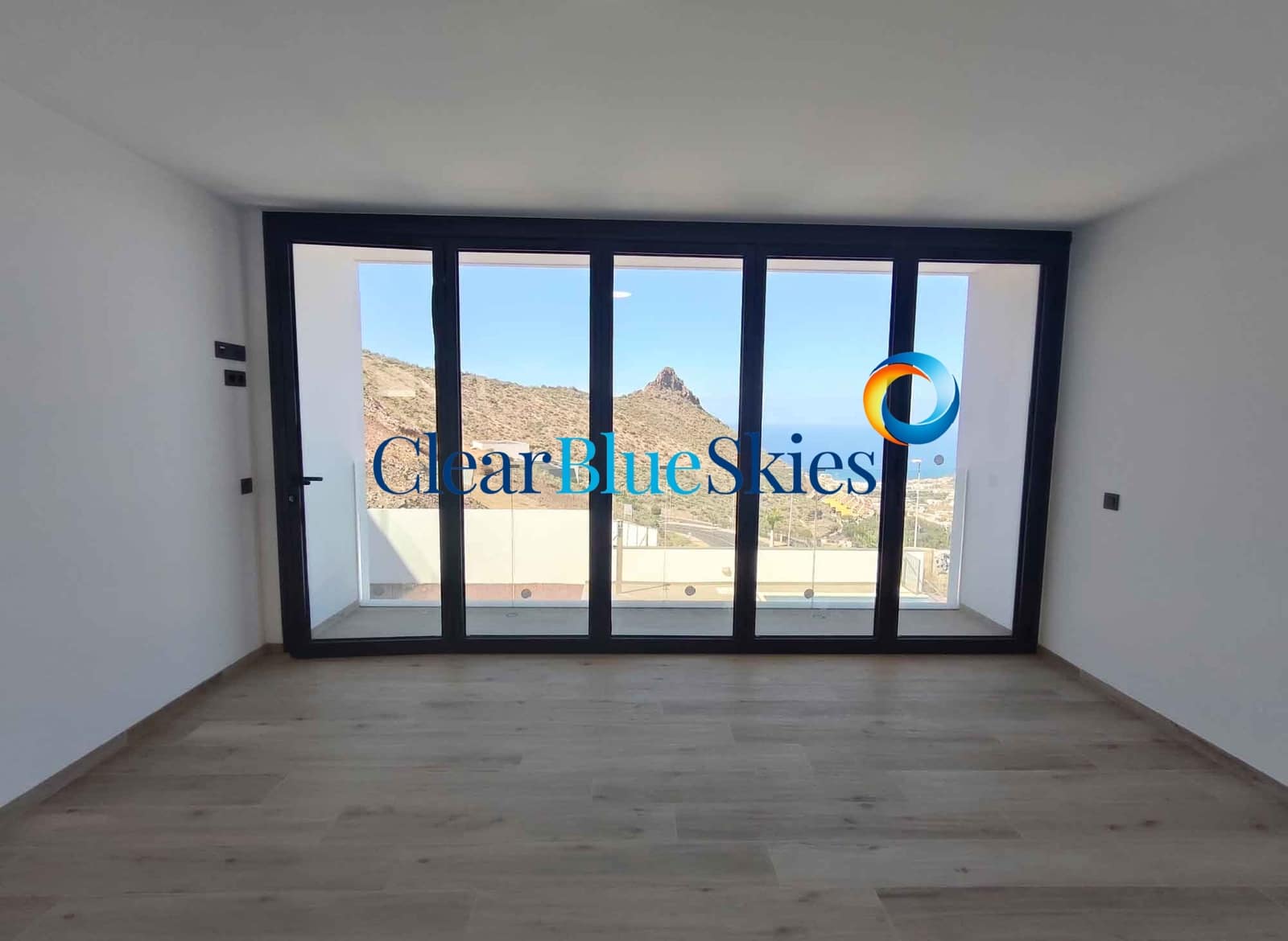 3 slaapkamer Villa te koop in Torviscas met zwembad garage - € 1.950.000 (Ref: 8331061)