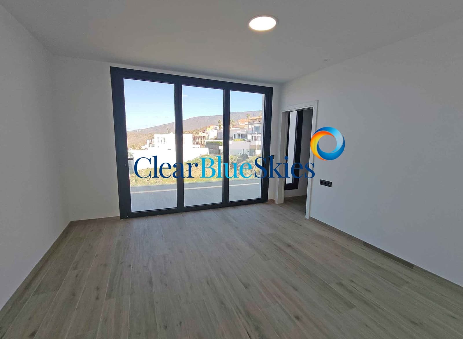 3 slaapkamer Villa te koop in Torviscas met zwembad garage - € 1.950.000 (Ref: 8331061)