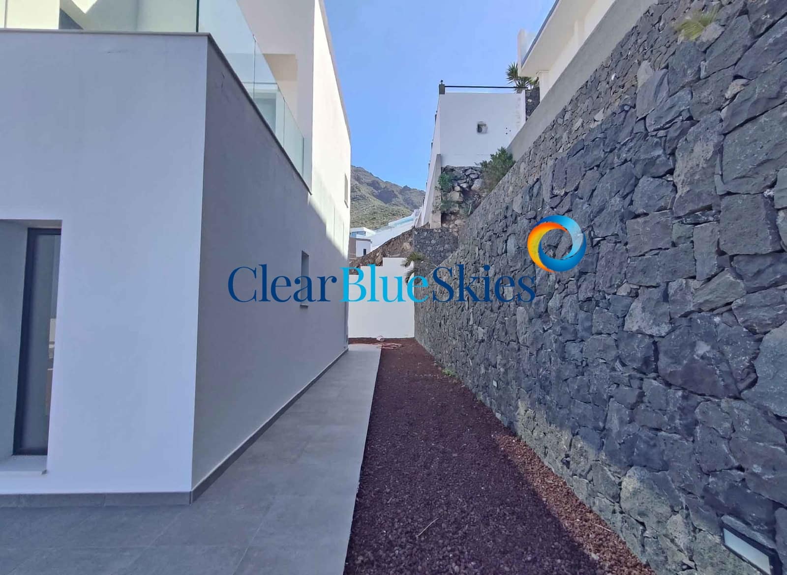 3 slaapkamer Villa te koop in Torviscas met zwembad garage - € 1.950.000 (Ref: 8331061)