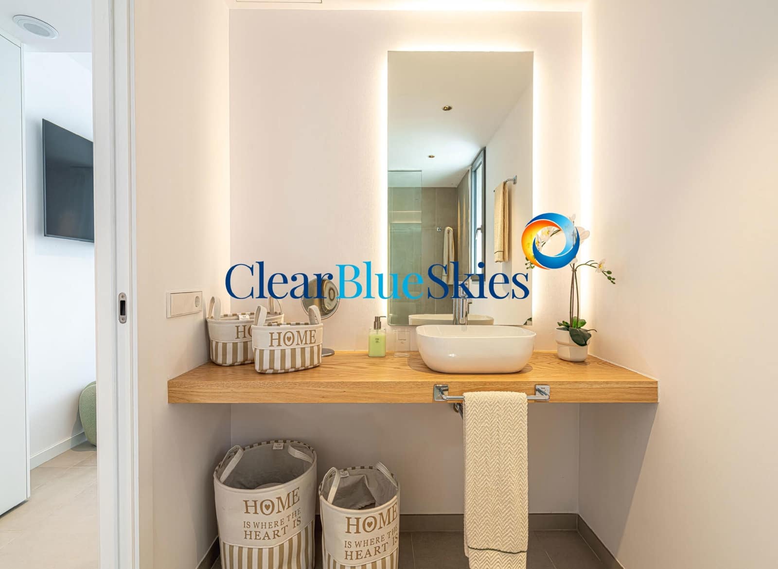 3 chambre Villa/Maison à vendre à Guia de Isora avec piscine garage - 1 979 000 € (Ref: 8416974)