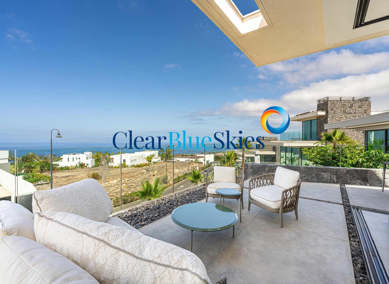 3 chambre Villa/Maison à vendre à Guia de Isora avec piscine garage - 1 979 000 € (Ref: 8416974)