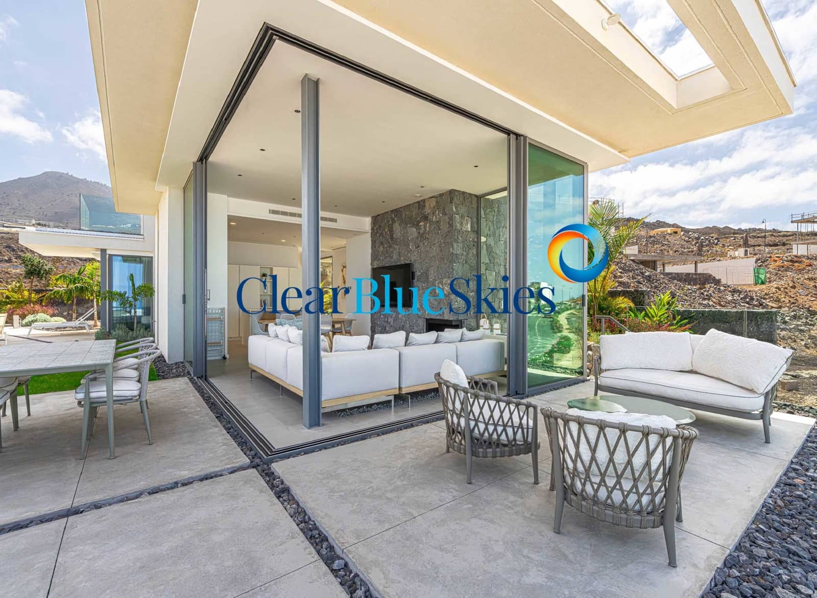 3 chambre Villa/Maison à vendre à Guia de Isora avec piscine garage - 1 979 000 € (Ref: 8416974)