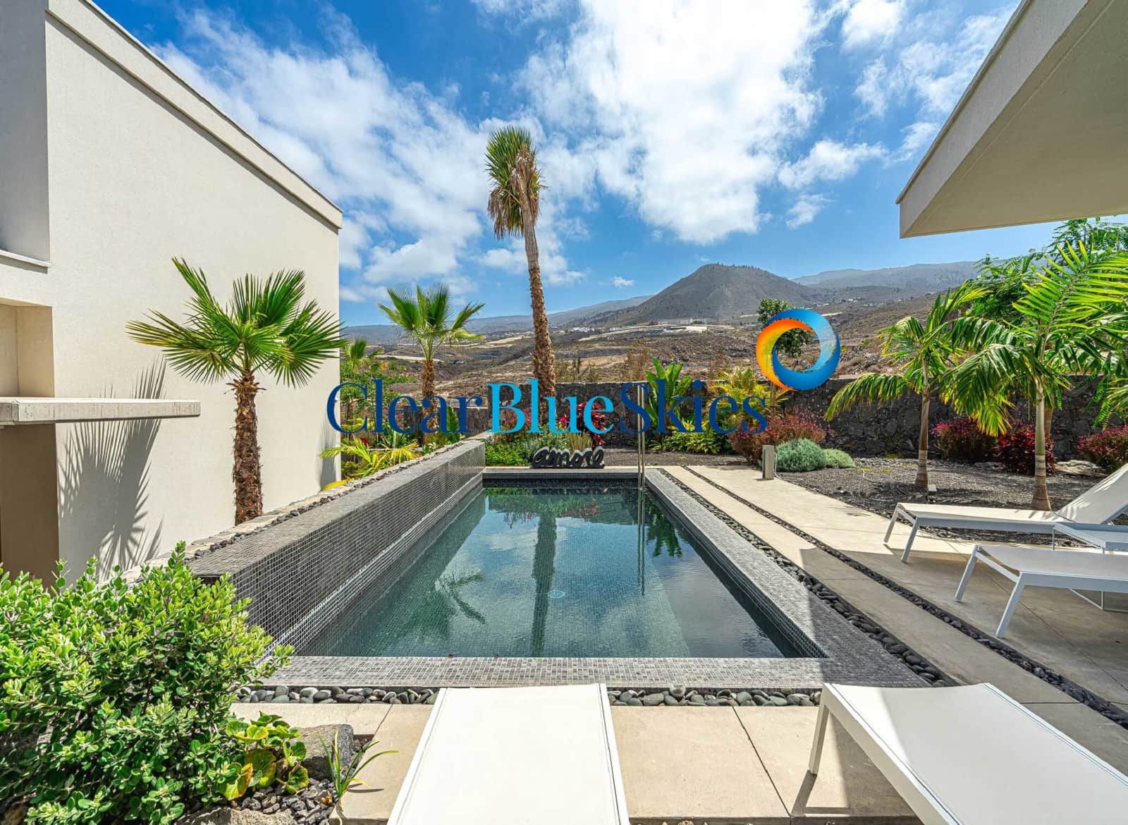 3 chambre Villa/Maison à vendre à Guia de Isora avec piscine garage - 1 979 000 € (Ref: 8416974)