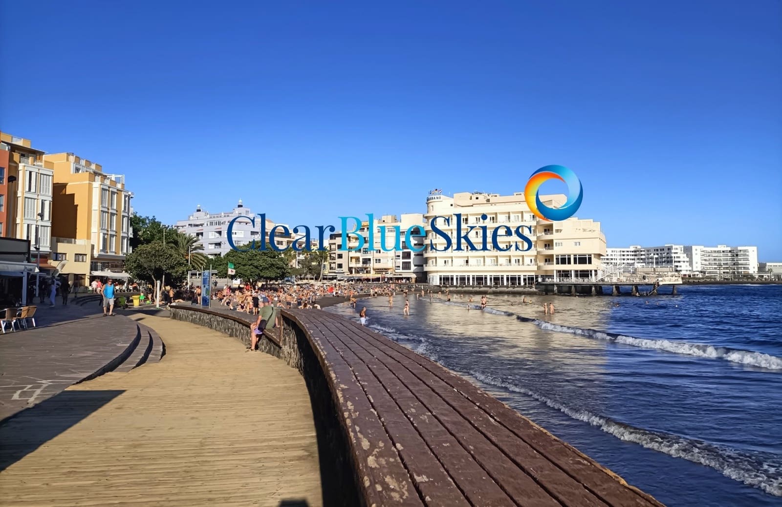 2 bedroom Apartment for sale in El Medano with pool garage - € 326,000 (Ref: 8575404)