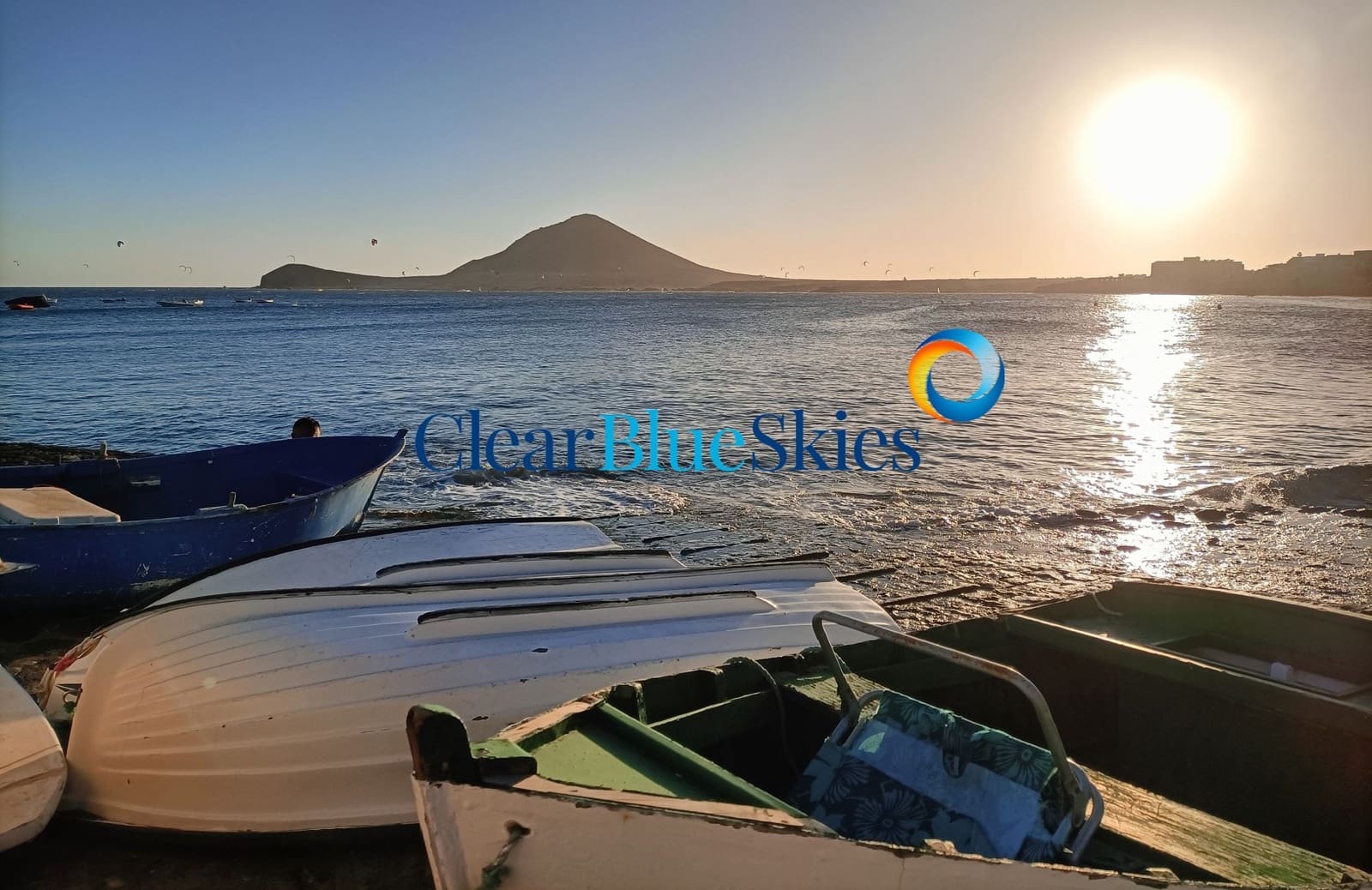 2 bedroom Apartment for sale in El Medano with pool garage - € 326,000 (Ref: 8575404)