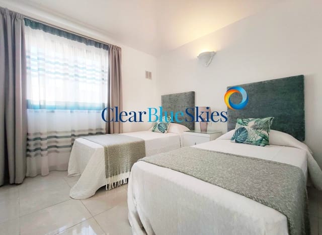 4 makuuhuone Bungalow myytävänä paikassa Amarilla Golf, San Miguel de Abona mukana uima-altaan 
autotalli - 585 000 € (Ref: 8777525)