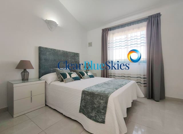 4 makuuhuone Bungalow myytävänä paikassa Amarilla Golf, San Miguel de Abona mukana uima-altaan 
autotalli - 585 000 € (Ref: 8777525)