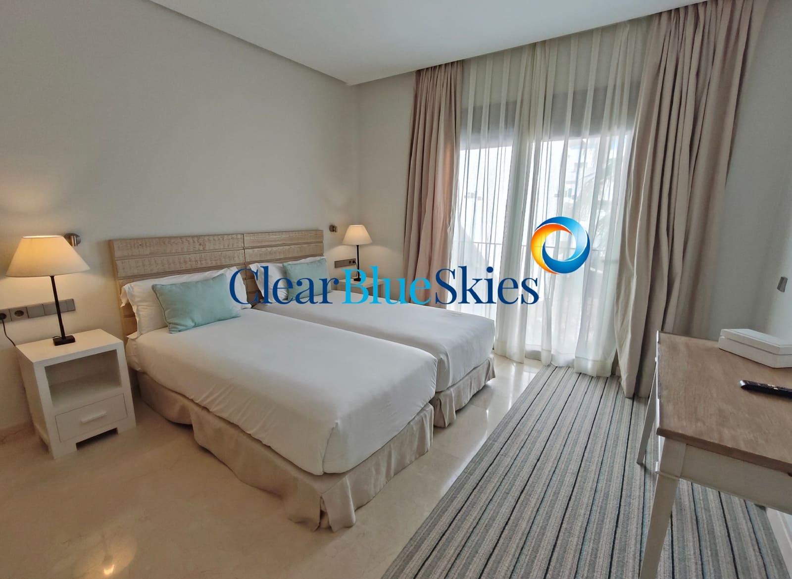 3 soverom Penthouse til salgs i Playa San Juan med svømmebasseng garasje - € 1 770 000 (Ref: 8809407)