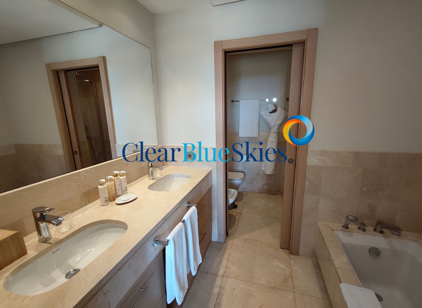 3 soverom Penthouse til salgs i Playa San Juan med svømmebasseng garasje - € 1 770 000 (Ref: 8809407)