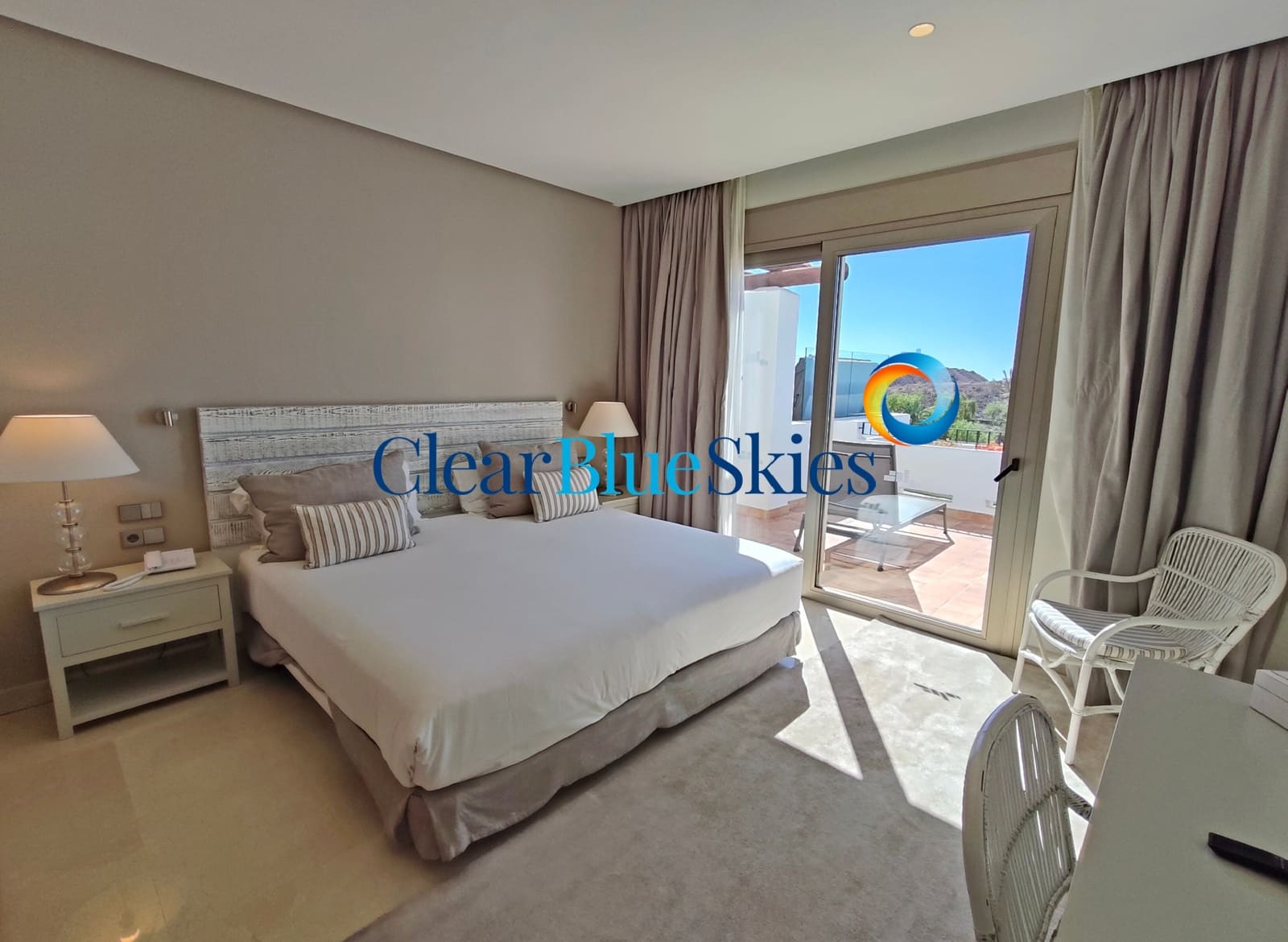 3 soverom Penthouse til salgs i Playa San Juan med svømmebasseng garasje - € 1 770 000 (Ref: 8809407)