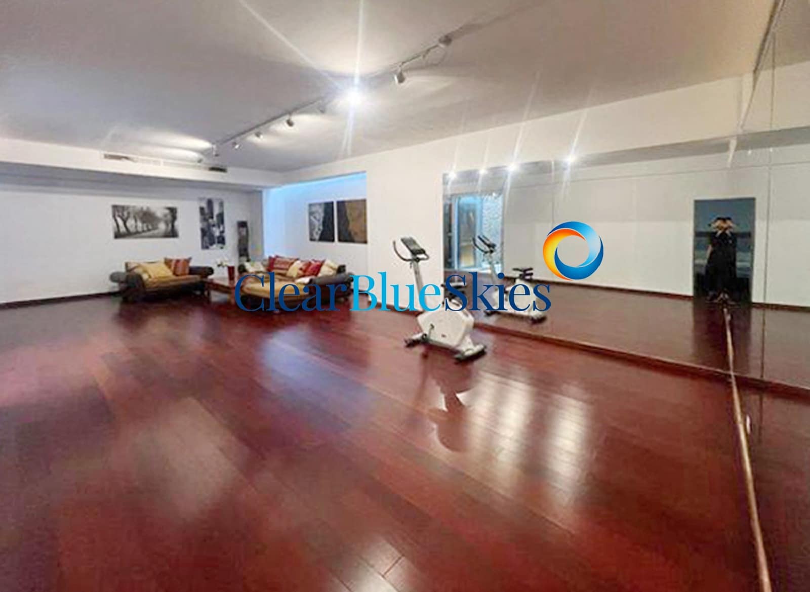 5 bedroom Villa for sale in Playa del Duque with pool garage - € 2,850,000 (Ref: 8837943)