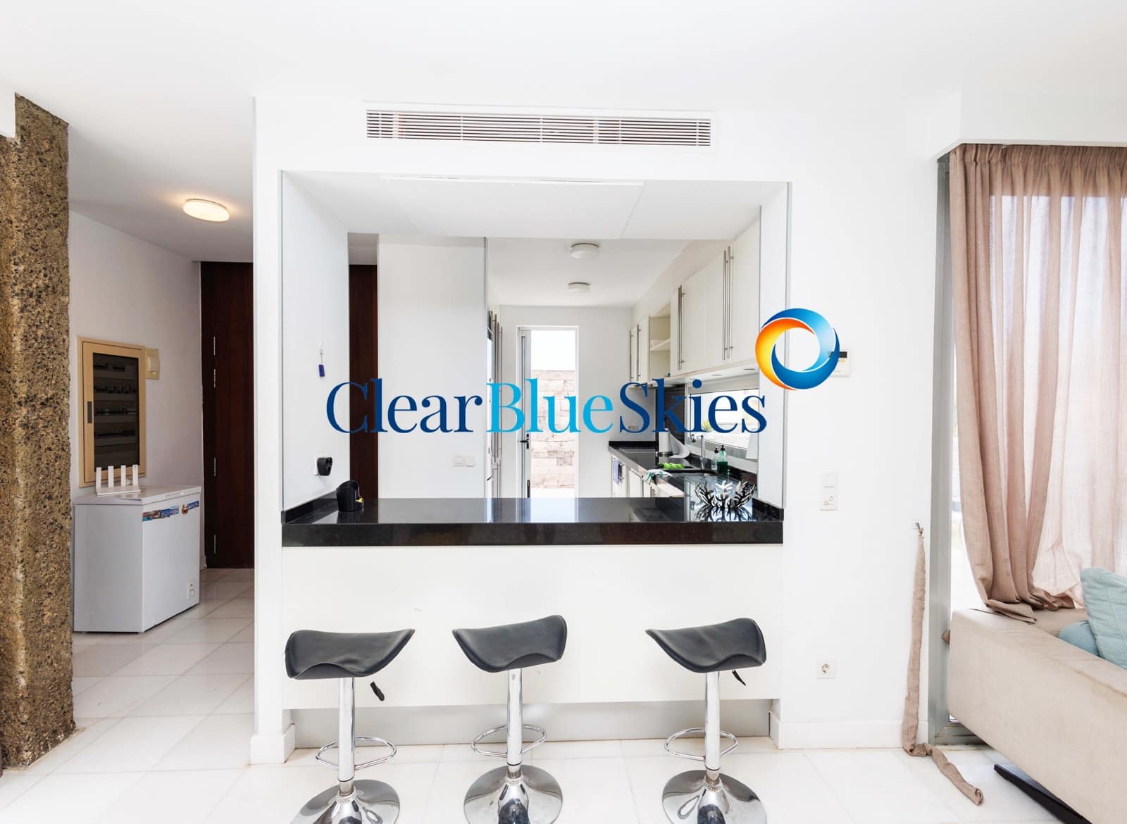 5 bedroom Villa for sale in Playa del Duque with pool garage - € 2,930,000 (Ref: 8837943)