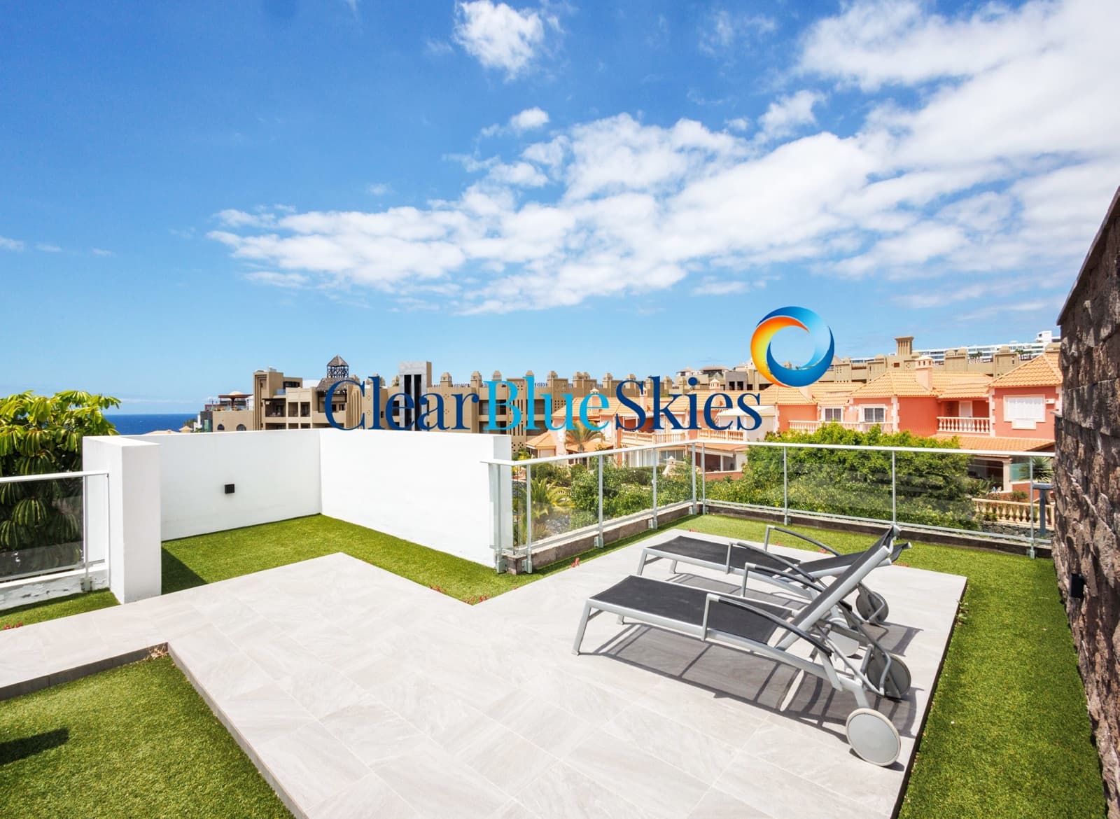 5 bedroom Villa for sale in Playa del Duque with pool garage - € 2,930,000 (Ref: 8837943)