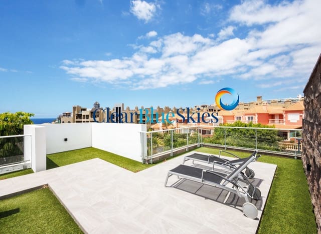 5 makuuhuone Huvila myytävänä paikassa Playa del Duque, Adeje mukana uima-altaan 
autotalli - 2 930 000 € (Ref: 8837943)