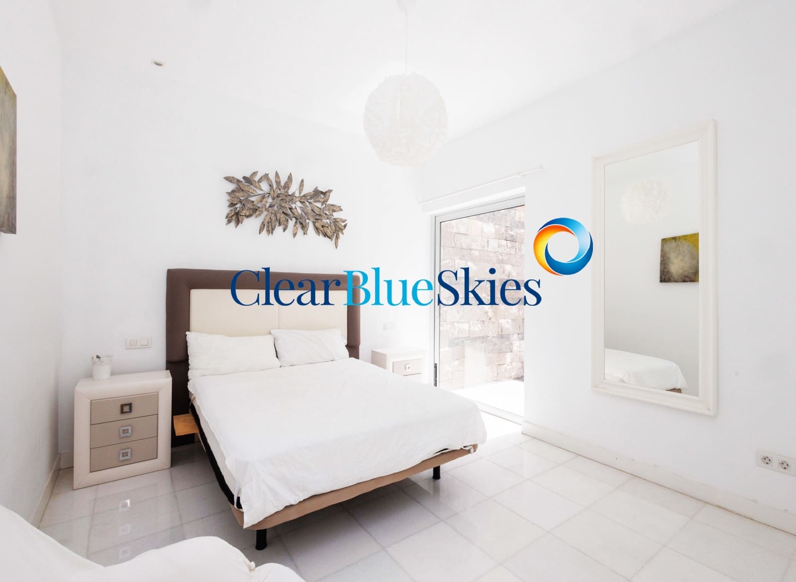 5 bedroom Villa for sale in Playa del Duque with pool garage - € 2,930,000 (Ref: 8837943)