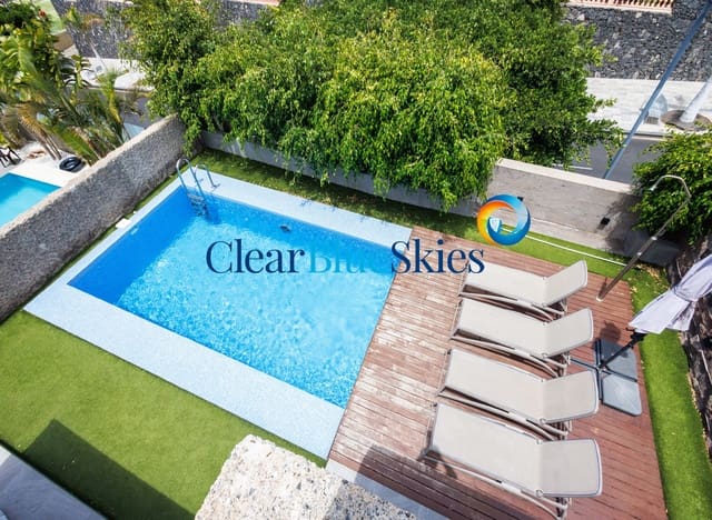 5 makuuhuone Huvila myytävänä paikassa Playa del Duque, Adeje mukana uima-altaan 
autotalli - 2 930 000 € (Ref: 8837943)