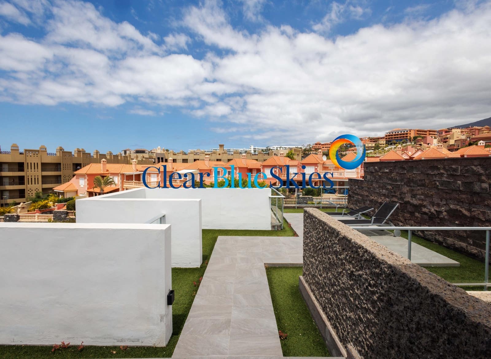 5 bedroom Villa for sale in Playa del Duque with pool garage - € 2,930,000 (Ref: 8837943)