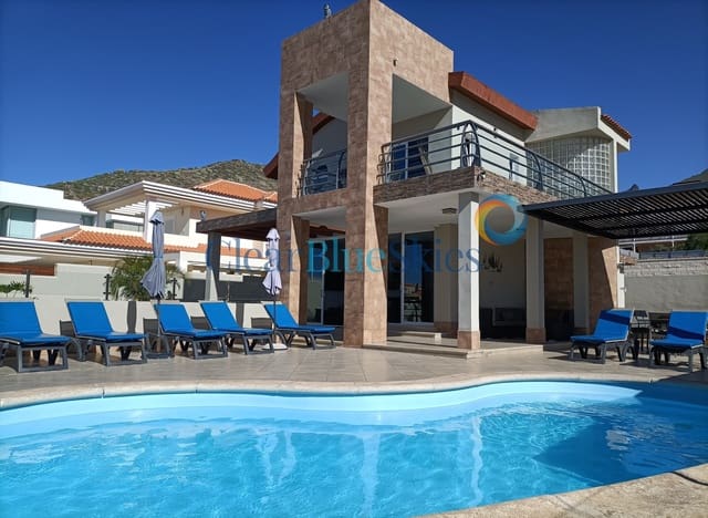 4 soveværelse Villa til salg i El Madroñal, Adeje med swimmingpool garage - € 1.680.000 (Ref: 8939156)