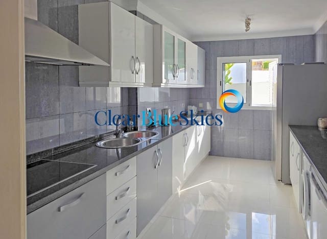 2 quarto Moradia Geminada para venda em Torviscas Bajo, Adeje com piscina garagem - 550 000 € (Ref: 8977679)