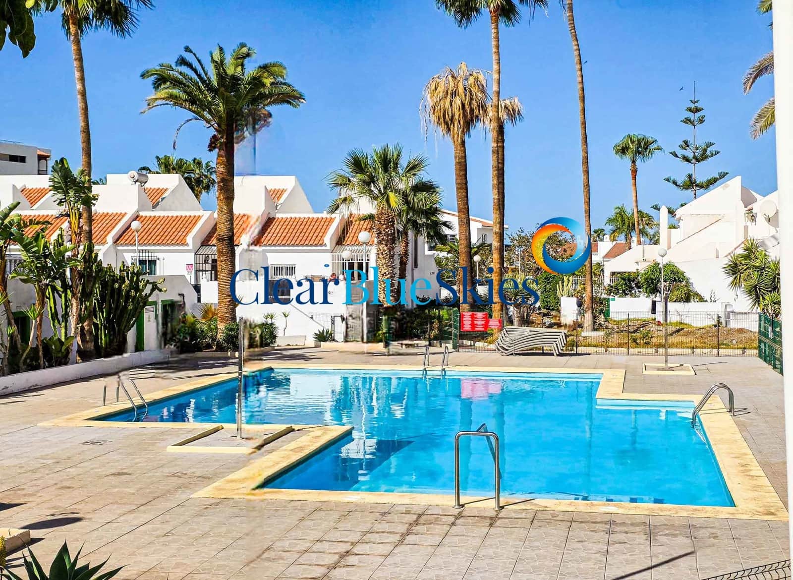 2 quarto Moradia Geminada para venda em Costa Adeje com piscina garagem - 550 000 € (Ref: 8977679)