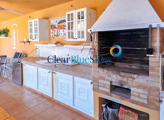 3 chambre Villa/Maison à vendre à Torviscas, Adeje avec piscine garage - 799 000 € (Ref: 9108212)