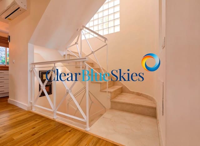 4 slaapkamer Villa te koop in Puerto Santiago, Santiago del Teide met zwembad garage - € 1.125.000 (Ref: 9133860)