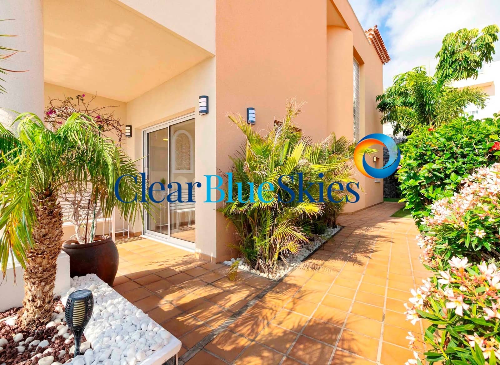 4 quarto Moradia para venda em Puerto Santiago com piscina garagem - 1 125 000 € (Ref: 9133860)