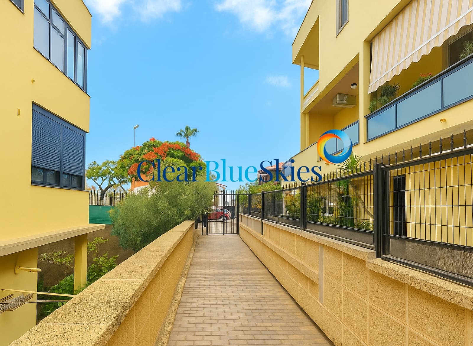 3 bedroom Apartment for sale in Adeje with garage - € 475,000 (Ref: 9136685)