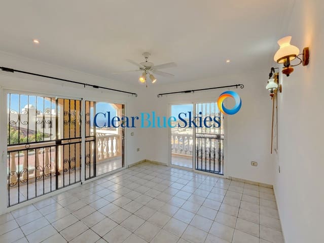 4 slaapkamer Villa te koop in Torviscas, Adeje met zwembad garage - € 990.000 (Ref: 9172381)