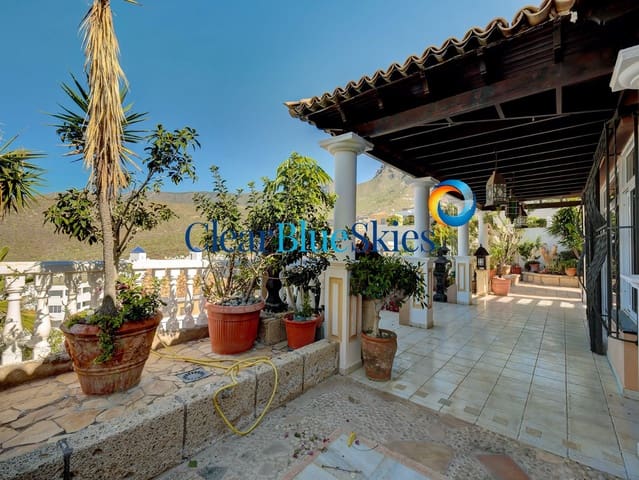 4 slaapkamer Villa te koop in Torviscas, Adeje met zwembad garage - € 990.000 (Ref: 9172381)