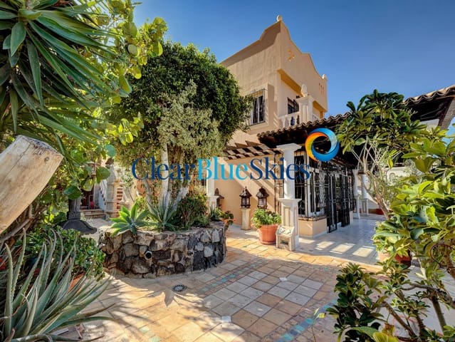 4 slaapkamer Villa te koop in Torviscas, Adeje met zwembad garage - € 990.000 (Ref: 9172381)