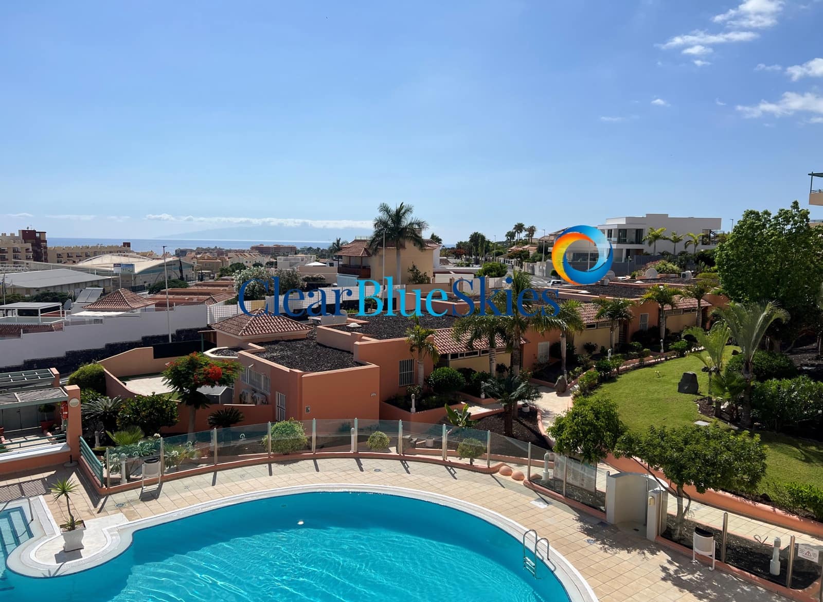 2 soverom Bungalow til salgs i El Madronal med svømmebasseng garasje - € 390 000 (Ref: 9184627)