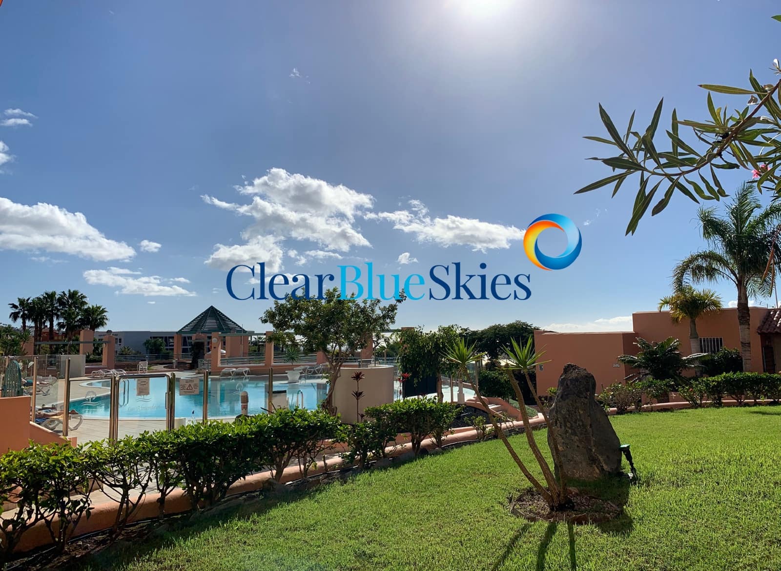 2 soverom Bungalow til salgs i El Madronal med svømmebasseng garasje - € 390 000 (Ref: 9184627)