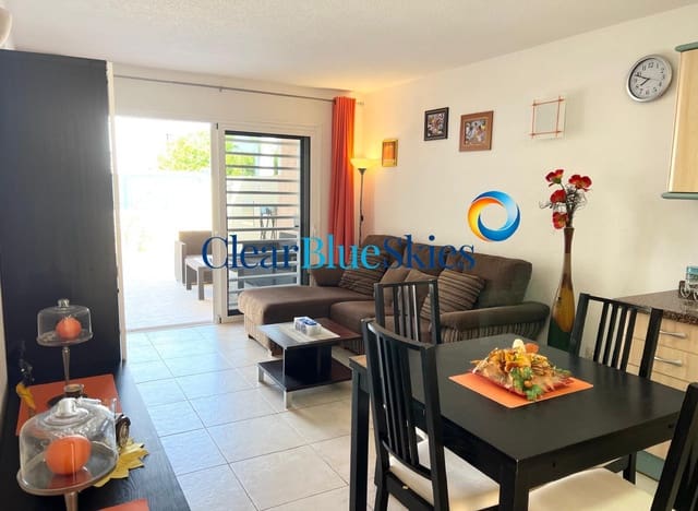 2 slaapkamer Bungalow te koop in El Madroñal, Adeje met zwembad garage - € 390.000 (Ref: 9184627)