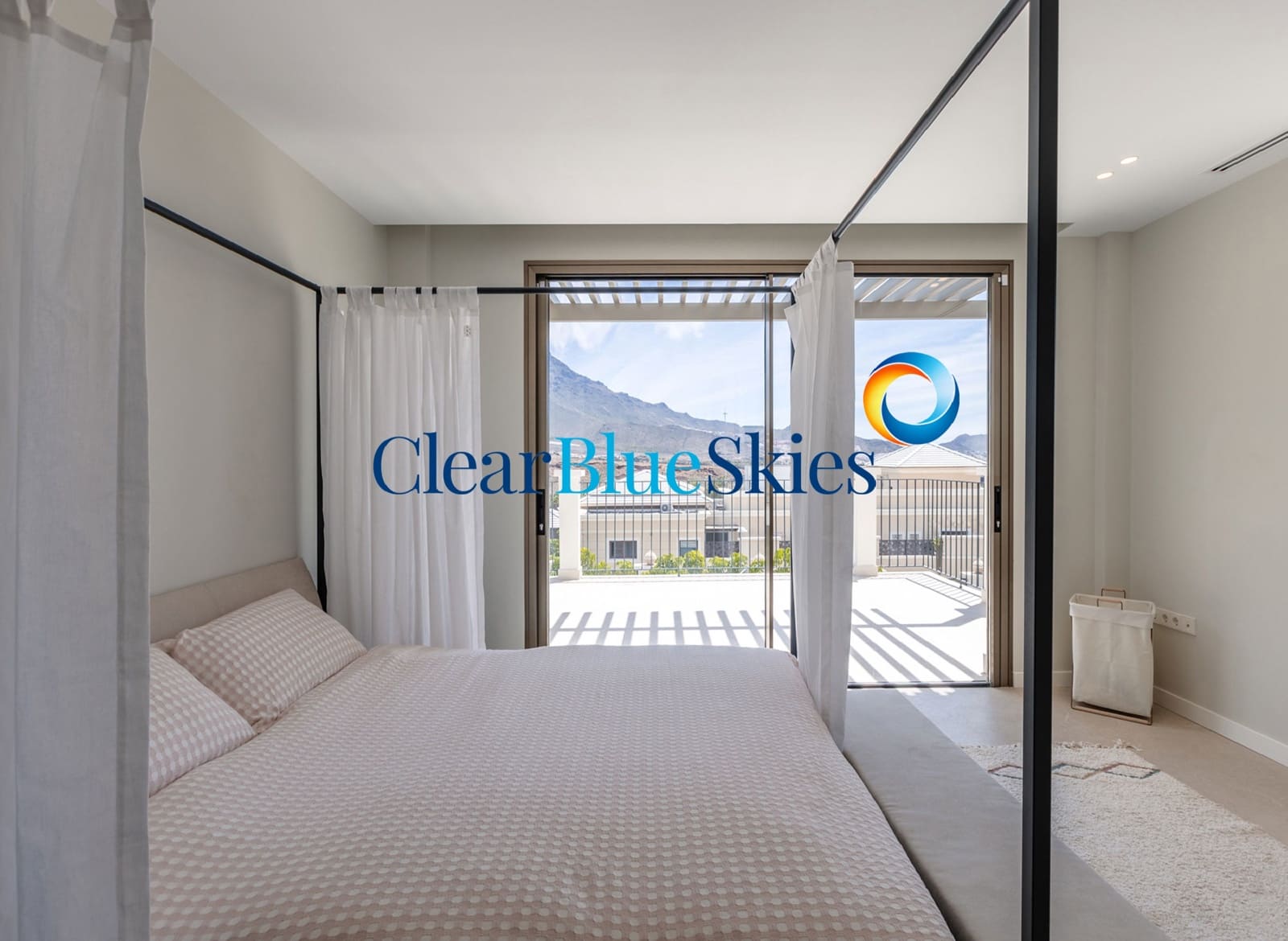 5 slaapkamer Villa te koop in Adeje met zwembad garage - € 4.750.000 (Ref: 9203309)