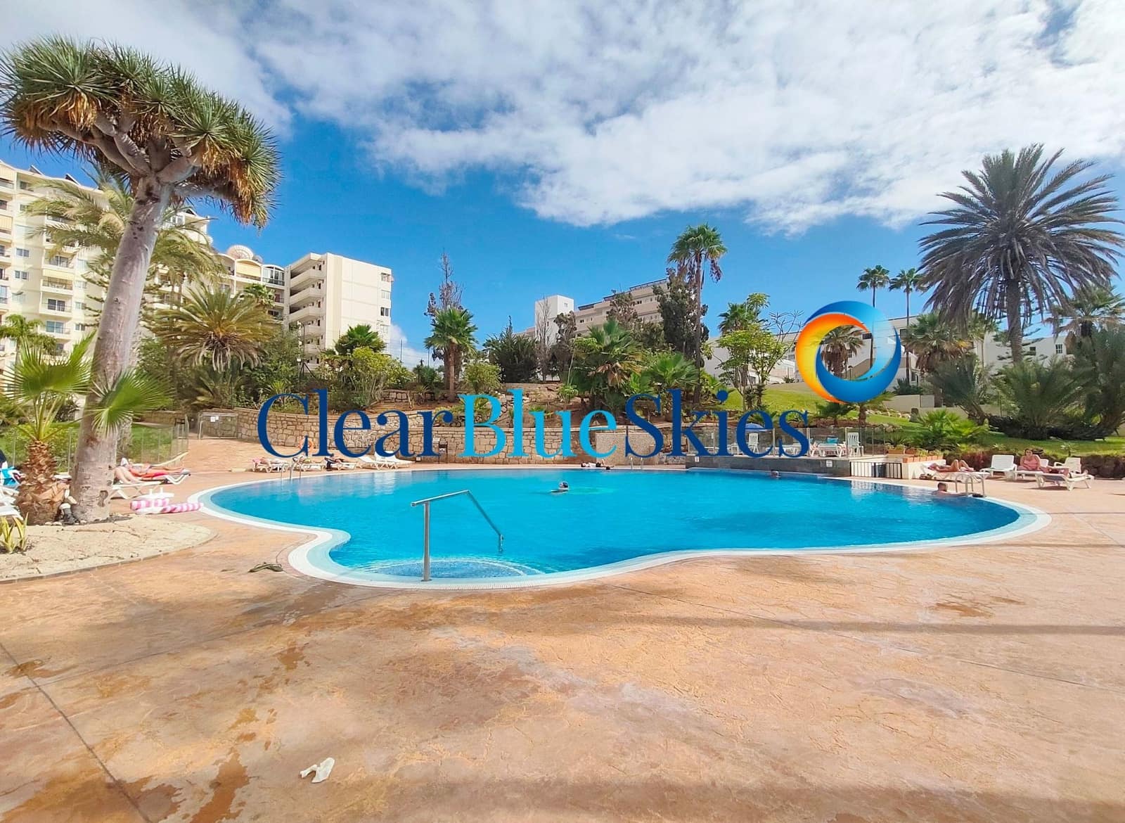 2 bedroom Apartment for sale in Playa de las Americas with pool garage - € 325,000 (Ref: 9275288)