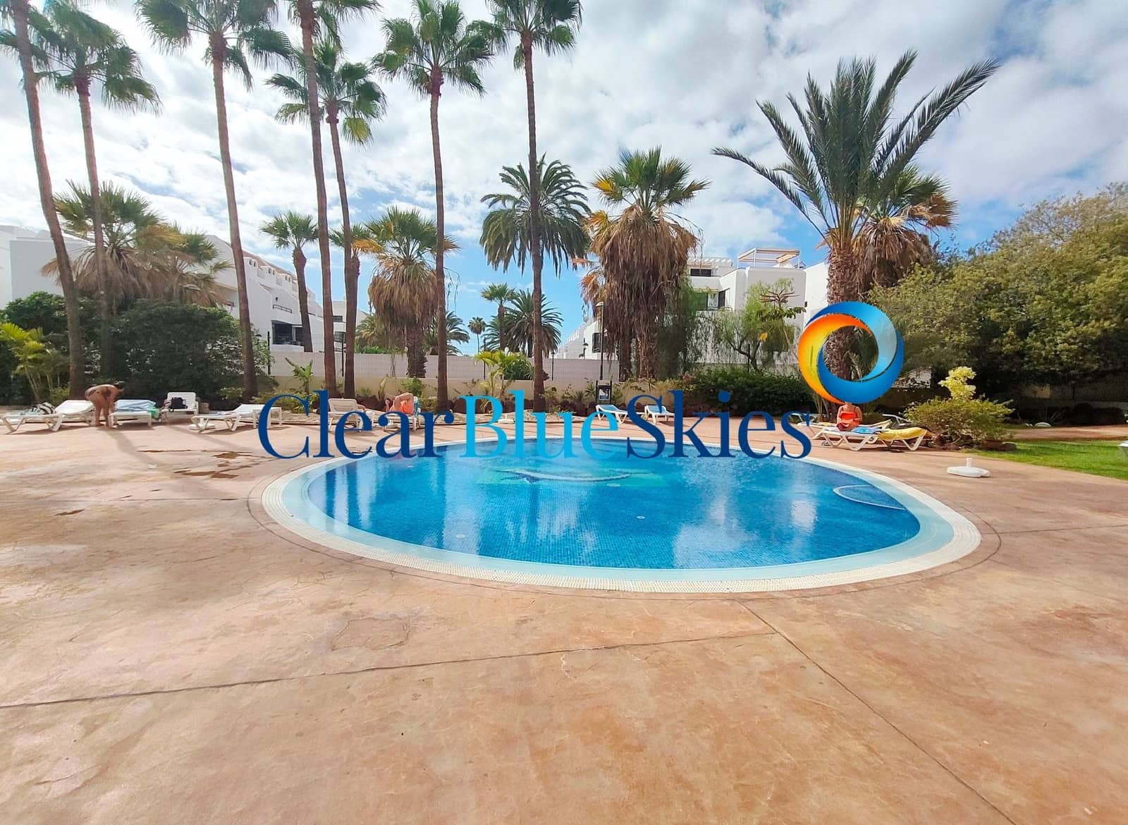 2 bedroom Apartment for sale in Playa de las Americas with pool garage - € 325,000 (Ref: 9275288)